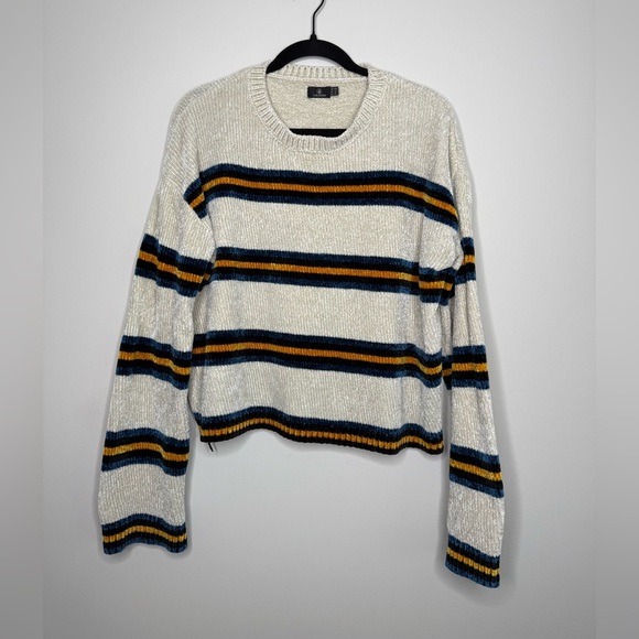 Volcom Women's Bubble Tea Sweater in a boxy fit and chenille knit fabric. - Picture 2 of 7